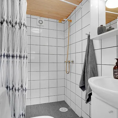 Hébergement de vacances 2 Bedroom Cozy In