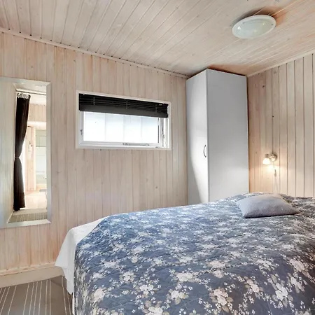 2 Bedroom Cozy In Hébergement de vacances